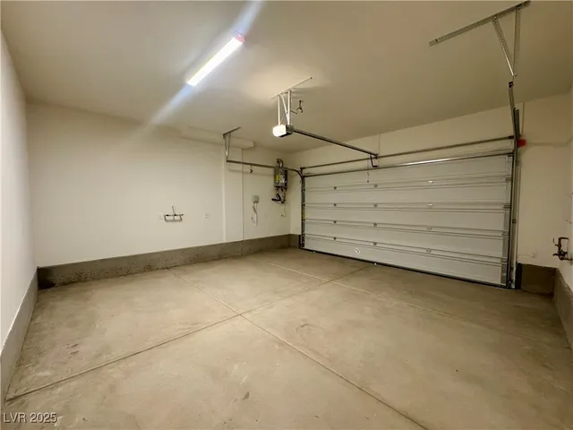 $2,950 | 639 La Vista Acrs Lane, Las Vegas, NV 89138