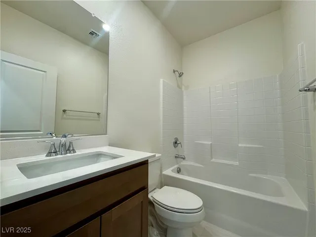 $2,950 | 639 La Vista Acrs Lane, Las Vegas, NV 89138