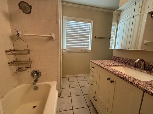 $1,795 | 2825 24th Street, Lubbock, TX 79410