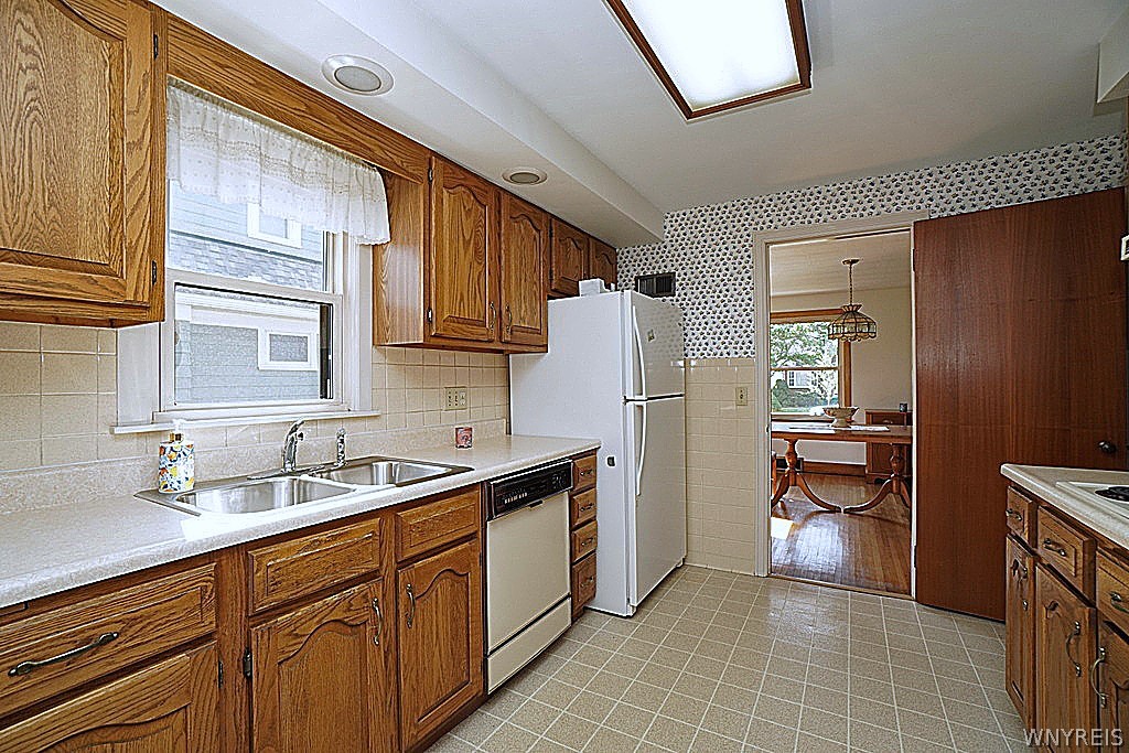 40 Kenton Road Tonawanda, NY 14217 - Photo 24 of 35