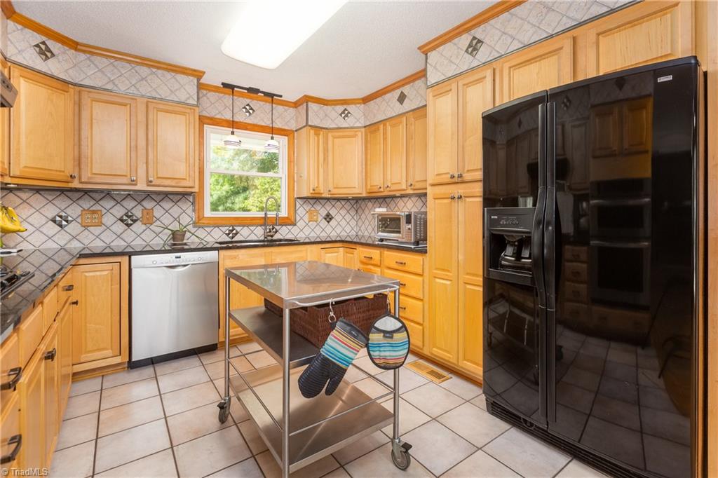 1007 Aberdeen Road High Point, NC 27265 - Photo 22 of 50 Gallery Image 22