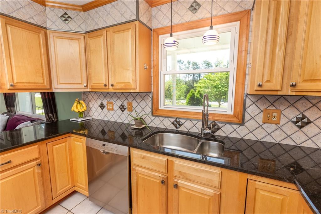 1007 Aberdeen Road High Point, NC 27265 - Photo 23 of 50 Gallery Image 23