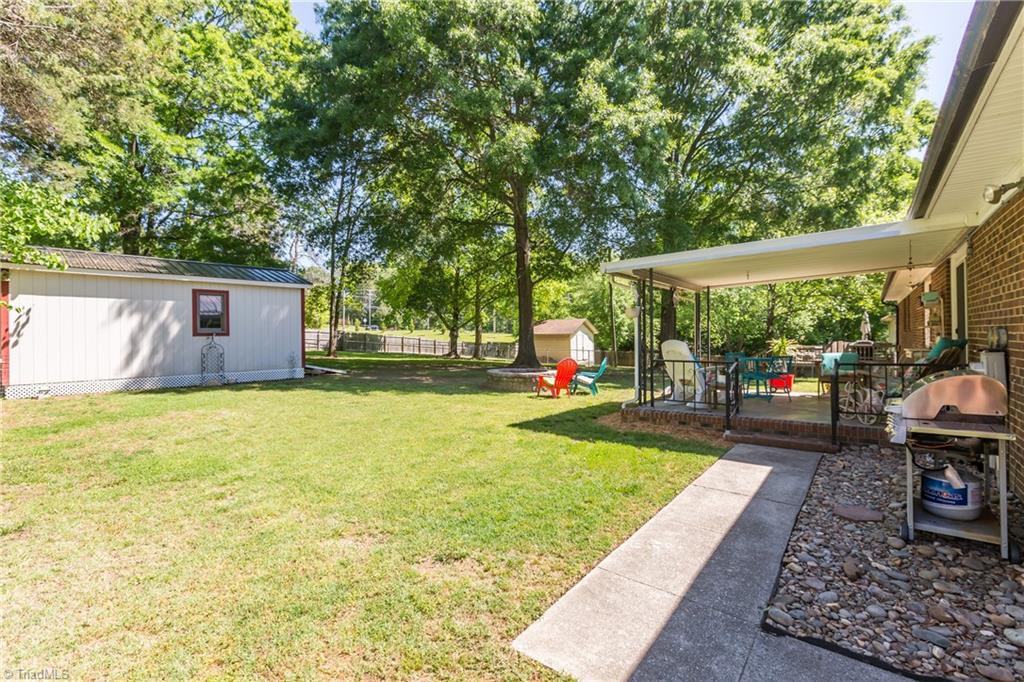 1007 Aberdeen Road High Point, NC 27265 - Photo 40 of 50 Gallery Image 40