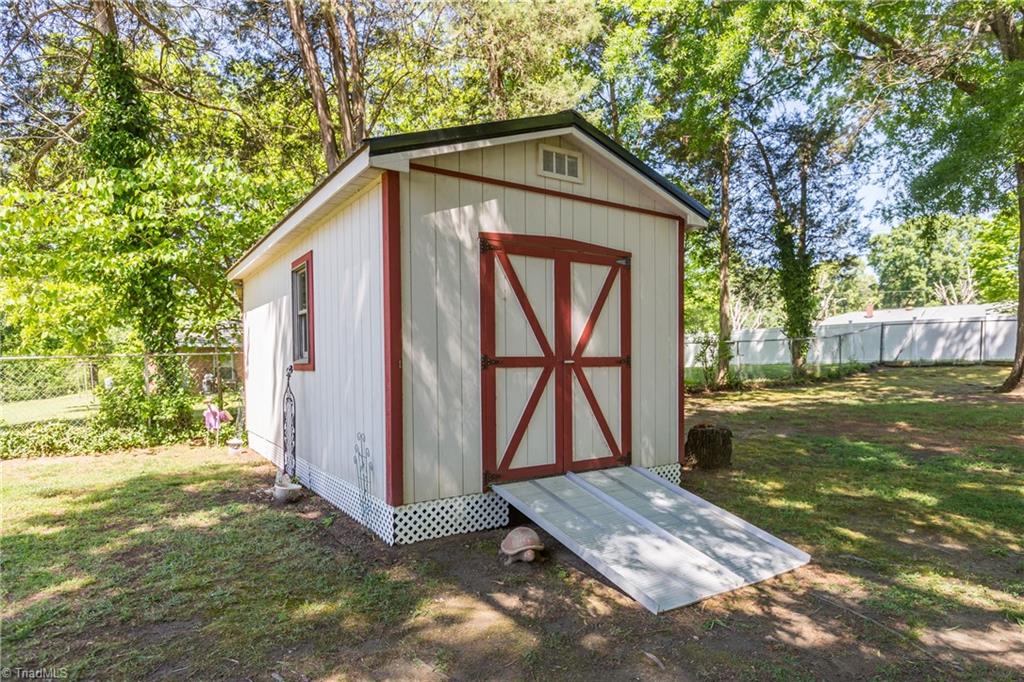 1007 Aberdeen Road High Point, NC 27265 - Photo 47 of 50 Gallery Image 47