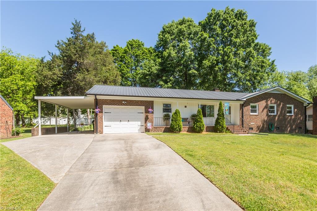 1007 Aberdeen Road High Point, NC 27265 - Photo 5 of 50 Gallery Image 5