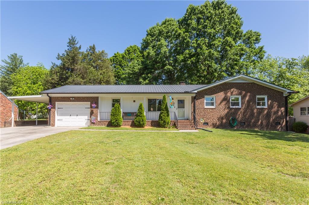 1007 Aberdeen Road High Point, NC 27265 - Photo 6 of 50 Gallery Image 6