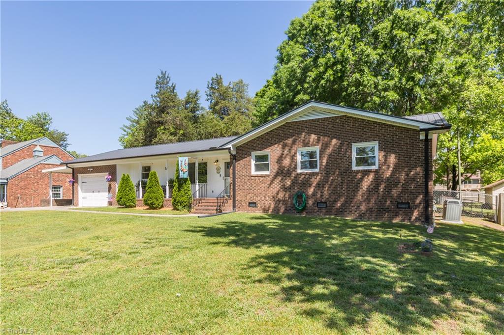 1007 Aberdeen Road High Point, NC 27265 - Photo 7 of 50 Gallery Image 7