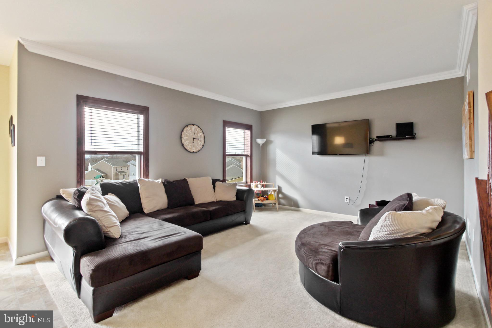 105 Spring Meadows Road Manchester, PA 17345 - Photo 4 of 28 Gallery Image 4