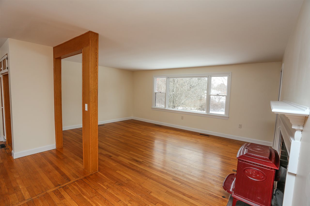 34 Bedford Road New Boston, NH 03070 - Photo 13 of 29