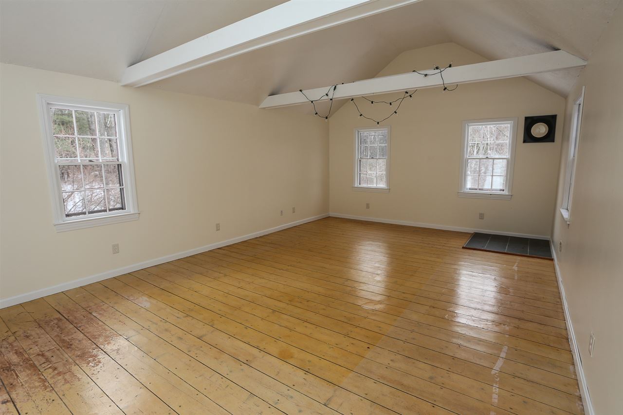 34 Bedford Road New Boston, NH 03070 - Photo 14 of 29