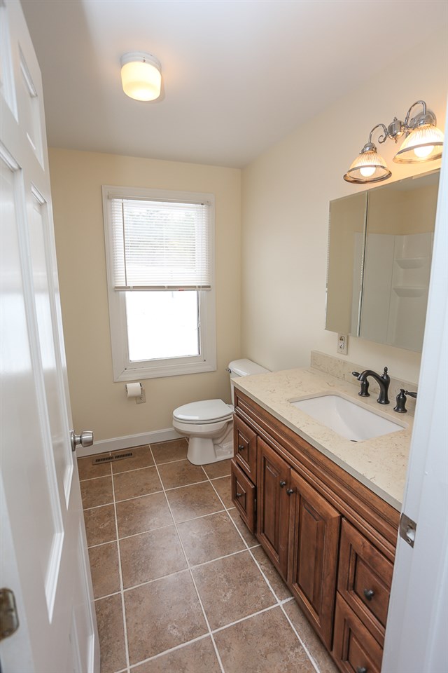 34 Bedford Road New Boston, NH 03070 - Photo 16 of 29