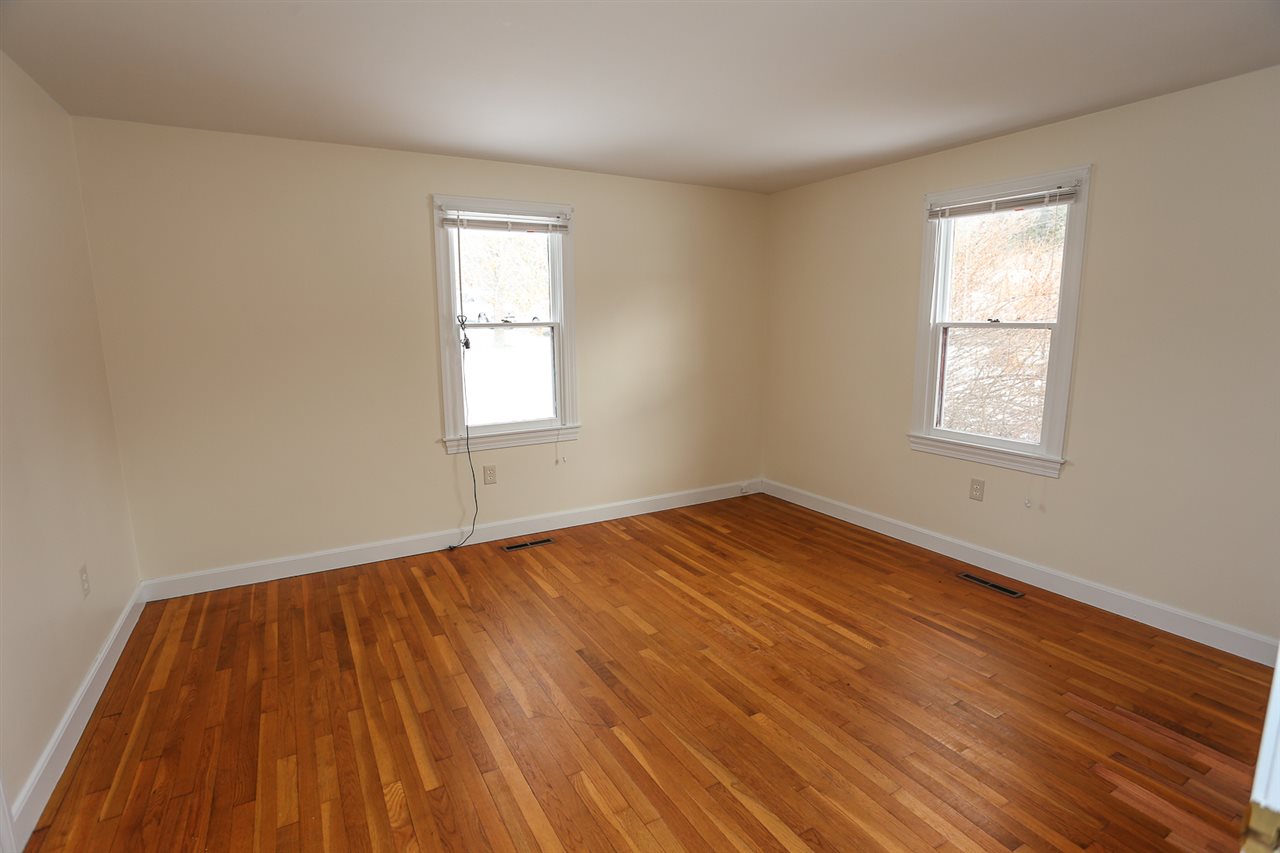 34 Bedford Road New Boston, NH 03070 - Photo 18 of 29