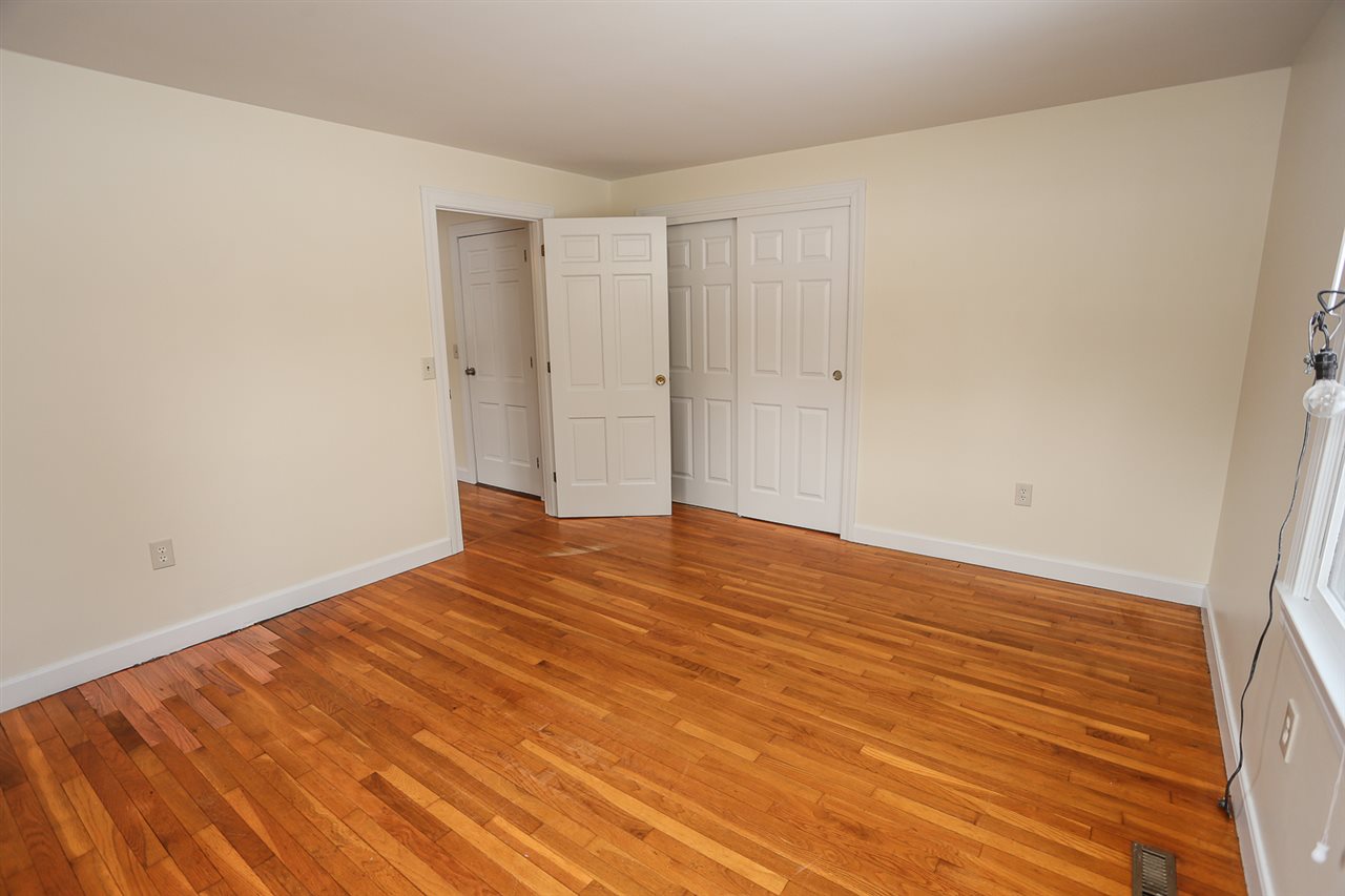 34 Bedford Road New Boston, NH 03070 - Photo 19 of 29