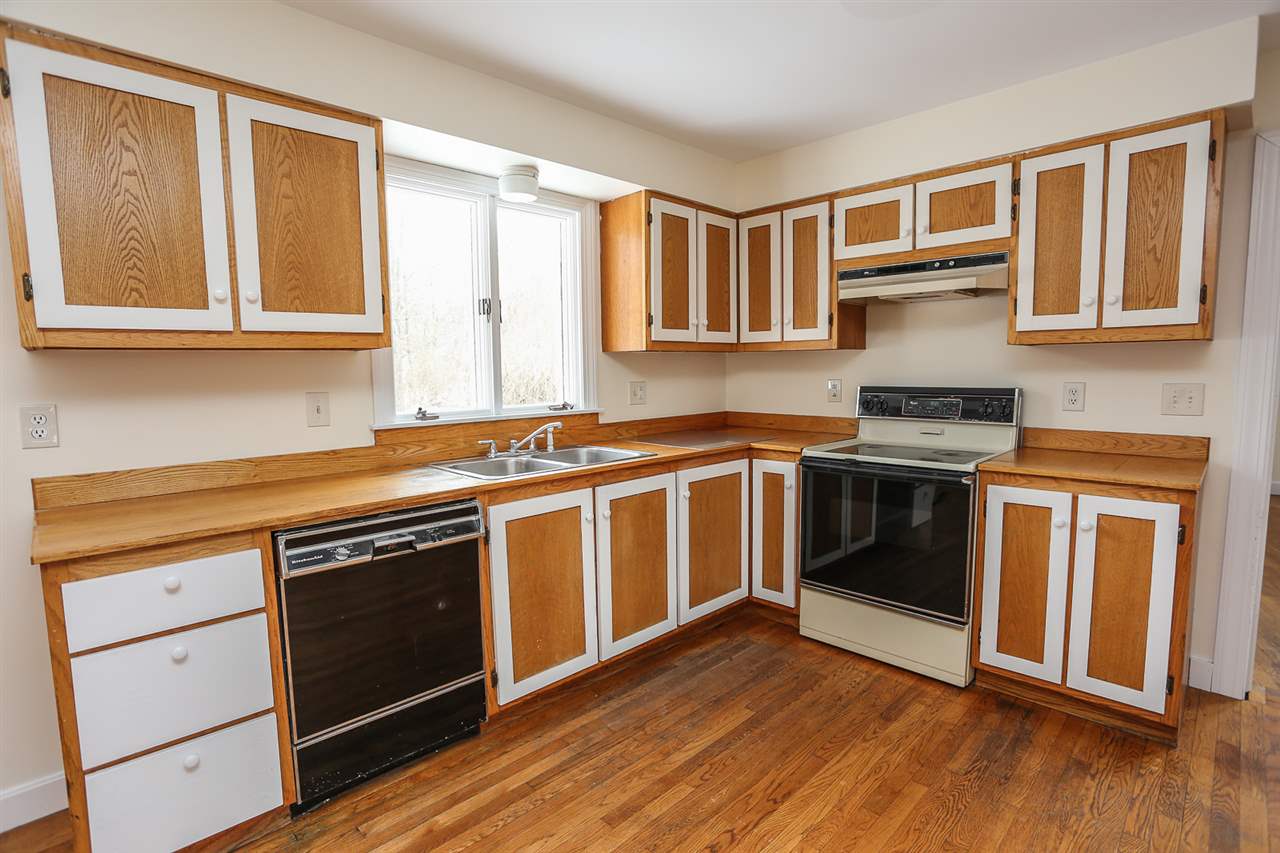 34 Bedford Road New Boston, NH 03070 - Photo 8 of 29