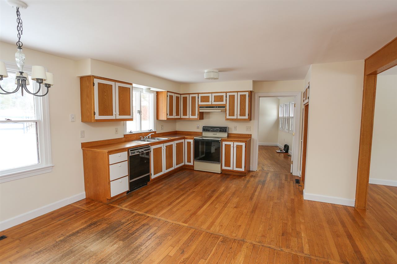 34 Bedford Road New Boston, NH 03070 - Photo 9 of 29