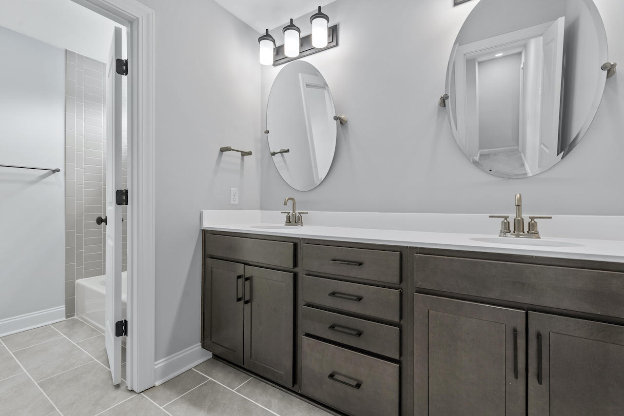 160 Boots Branch Road Summerville, SC 29485 - Photo 20 of 42 Secondary Bath