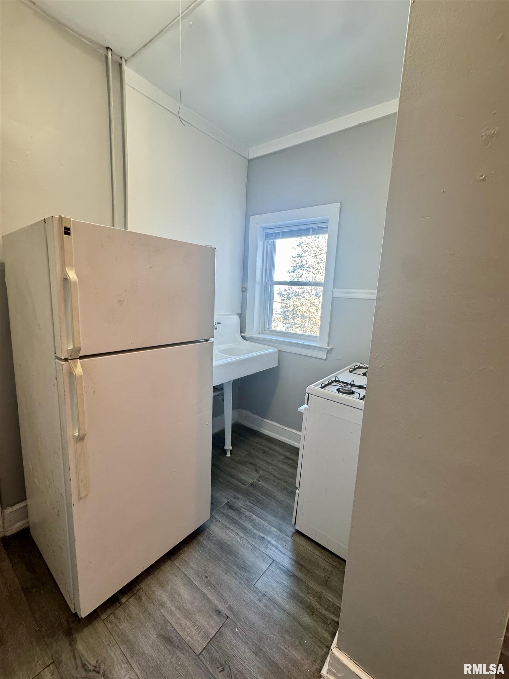 2028 7th Avenue, Unit B2 Moline, IL 61265 - Photo 3 of 11