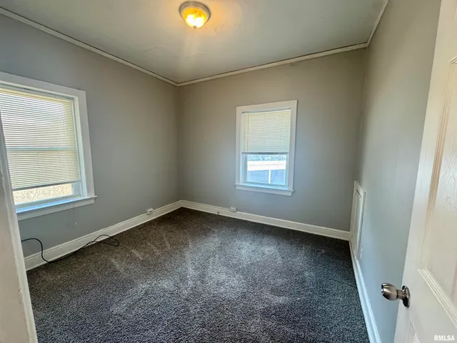 $800 | 2028 7th Avenue, Unit B2, Moline, IL 61265