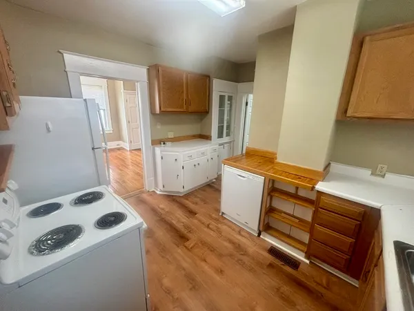 $1,100 | 2411 Guilford Avenue Southwest, Roanoke, VA 24015