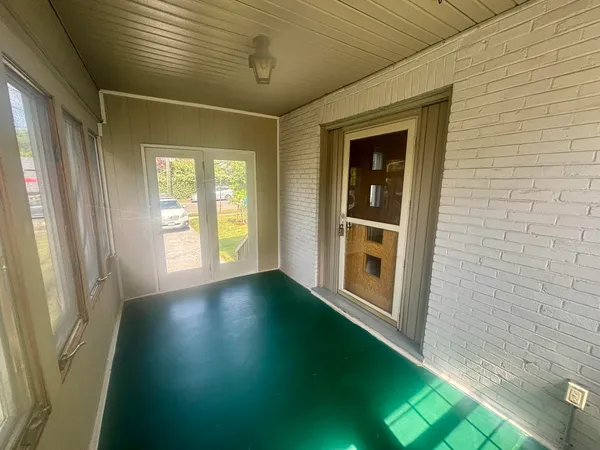 $1,100 | 2411 Guilford Avenue Southwest, Roanoke, VA 24015