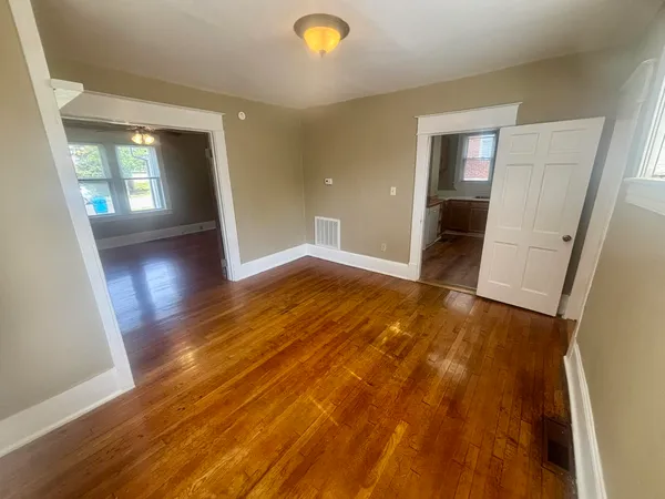 $1,100 | 2411 Guilford Avenue Southwest, Roanoke, VA 24015