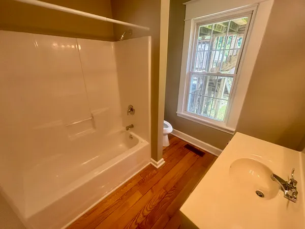 $1,100 | 2411 Guilford Avenue Southwest, Roanoke, VA 24015