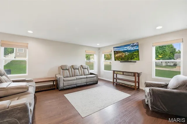 $439,000 | 1 Pauley Circle, St. Peters, MO 63376