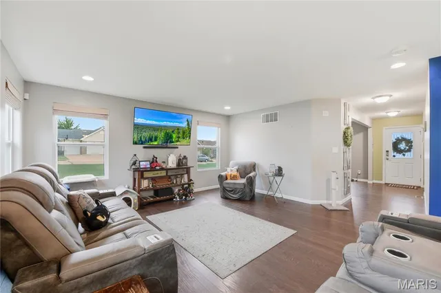 $439,000 | 1 Pauley Circle, St. Peters, MO 63376