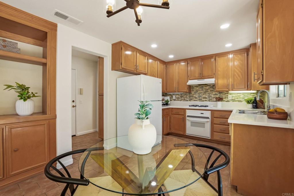 1265 Boca Raton Drive Chula Vista, CA 91915 - Photo 17 of 52 Kitchen