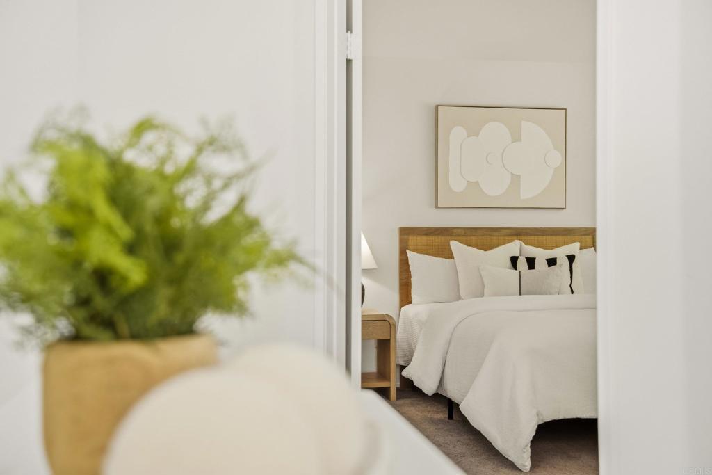 1265 Boca Raton Drive Chula Vista, CA 91915 - Photo 22 of 52 Beautiful bedroom with volume ceilings and lots of natural light.