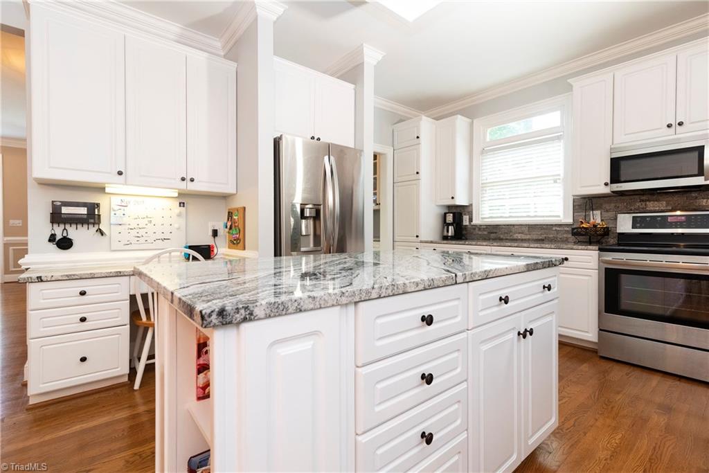 8085 Glengarriff Road Clemmons, NC 27012 - Photo 12 of 28 Gallery Image 12
