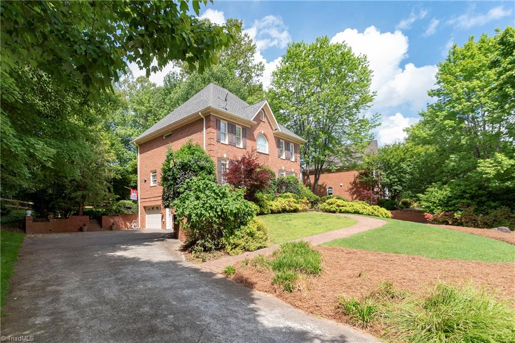 8085 Glengarriff Road Clemmons, NC 27012 - Photo 3 of 28 Gallery Image 3