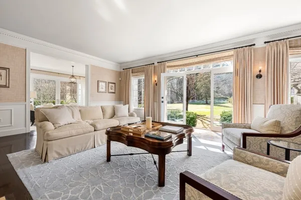 $3,500,000 | 2 Moore Road, Wayland, MA 01778