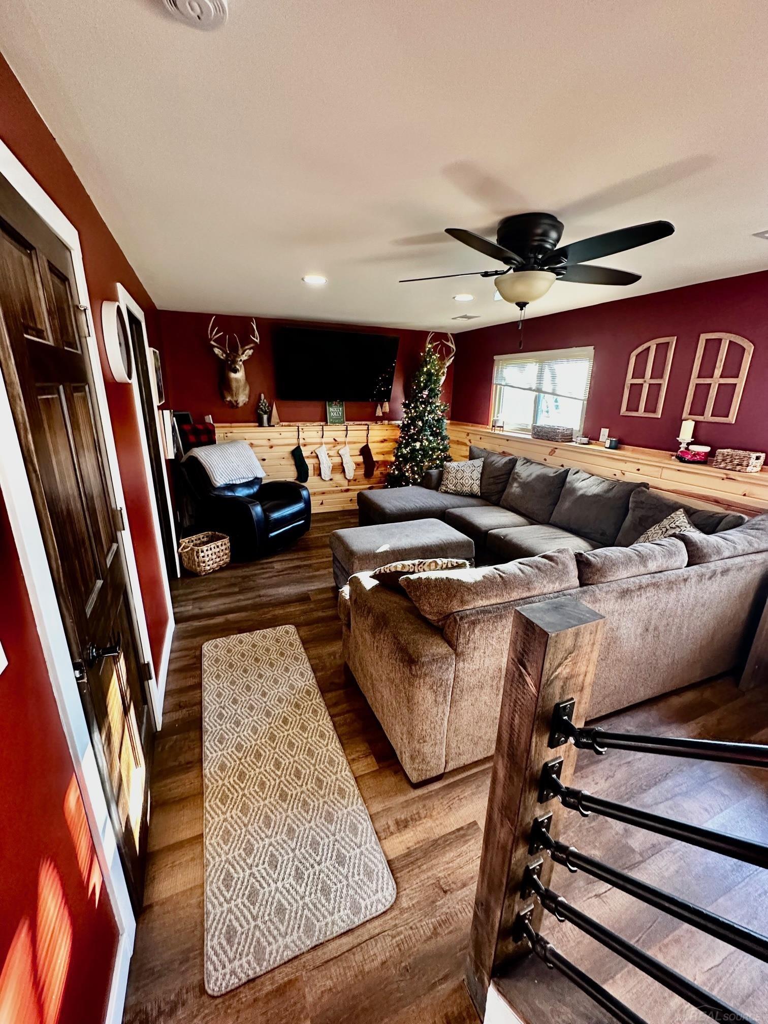 356 East Gates Street Romeo, MI 48065 - Photo 3 of 17 50098180-2.JPG