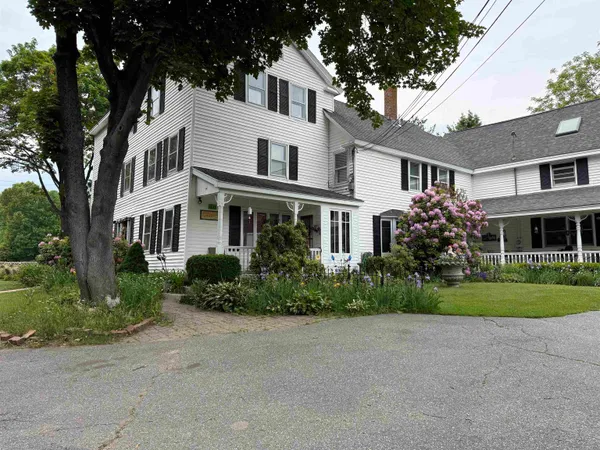 $3,200 | 6 Griffin Avenue, Unit A, Londonderry, NH 03053