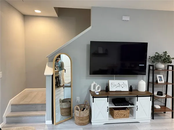 $2,500 | 2431 Midnight Pearl Drive, Sarasota, FL 34240