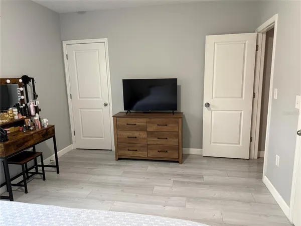 $2,500 | 2431 Midnight Pearl Drive, Sarasota, FL 34240