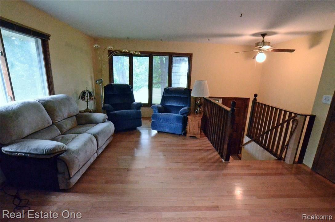 9047 Henderson Road Goodrich, MI 48438 - Photo 4 of 31 Living Room - Main Level
