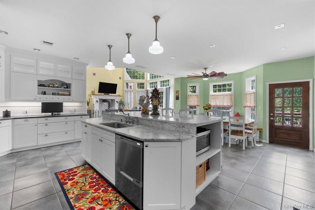 1081 East Mountain Road South Cold Spring, NY 10516 - Photo 16 of 50 Fisher & Paykel SS applicances. 9' multitiered marble island.