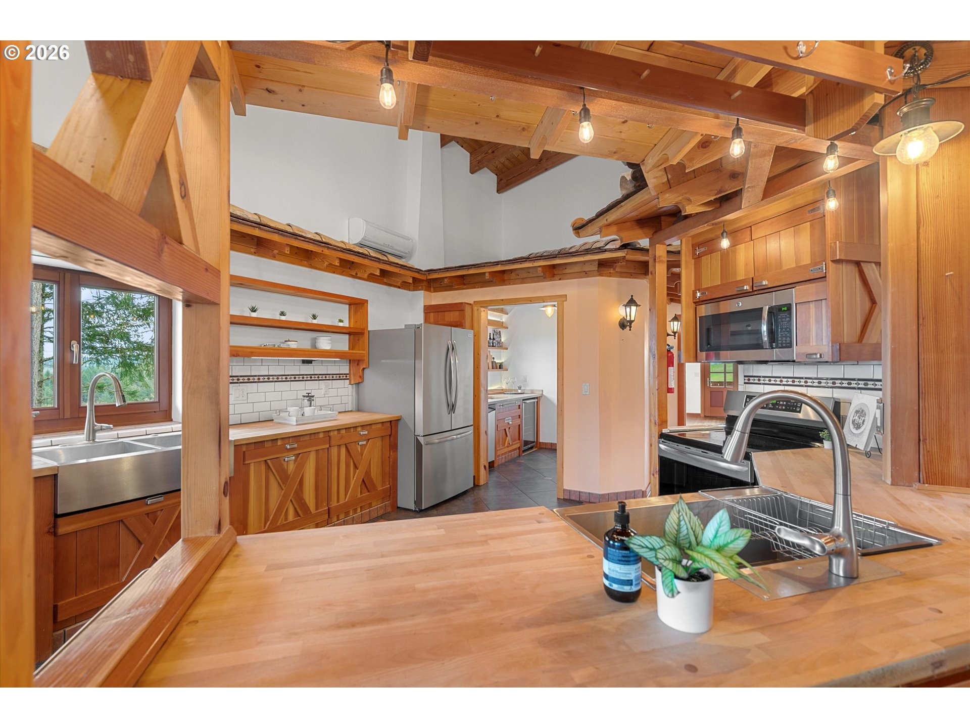 2550 Stiles Road Dallas, OR 97338 - Photo 11 of 48