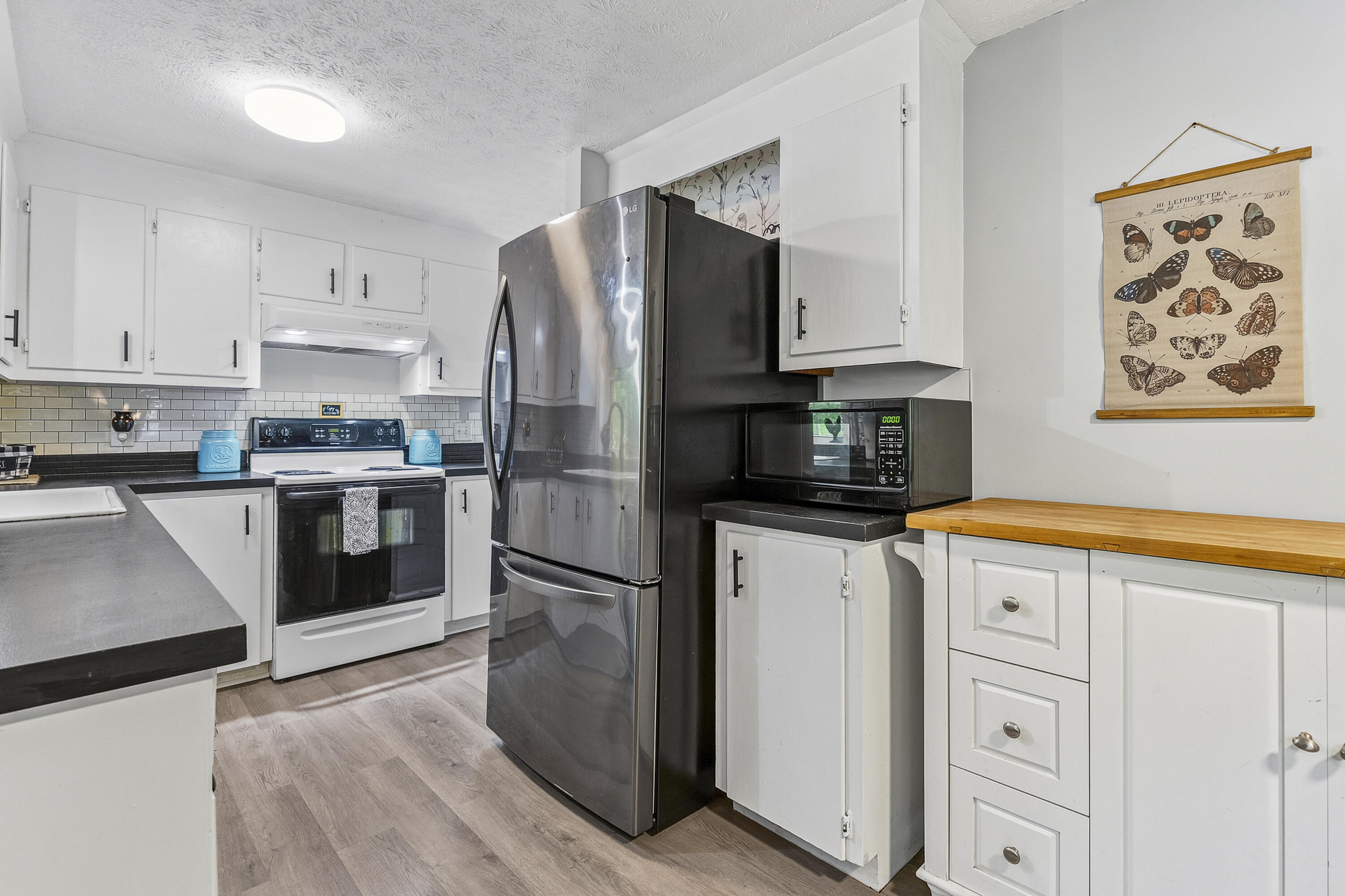598 Cape Road Limington, ME 04049 - Photo 9 of 39 Breakfast Bar? Coffee Bar? You Decide