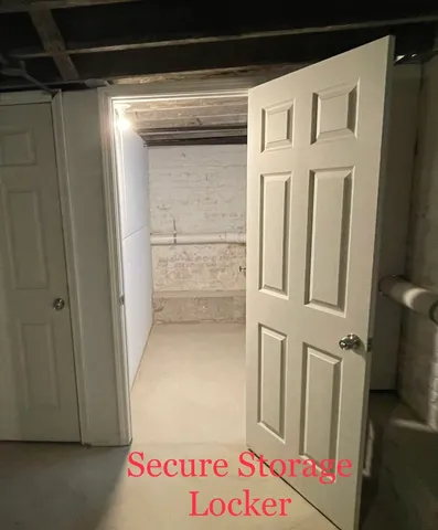 $2,200 | 1838 Ashland Avenue, Unit 1F, Evanston, IL 60201