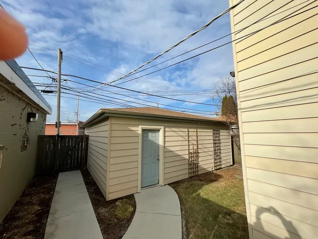 $2,200 | 1838 Ashland Avenue, Unit 1F, Evanston, IL 60201