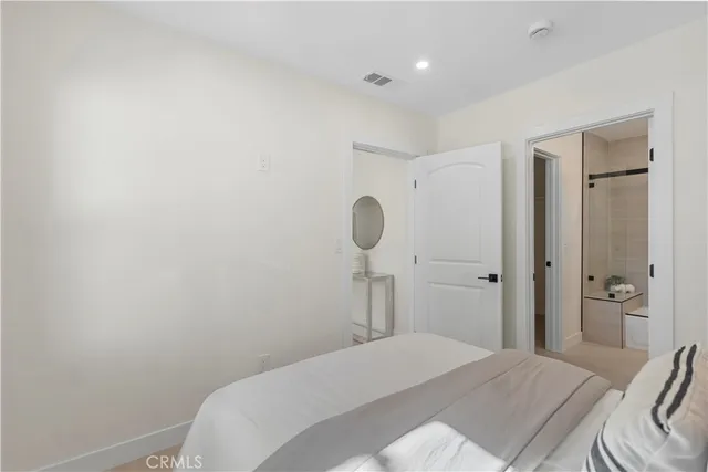 $799,800 | 14519 Dyer Street, Sylmar, CA 91342