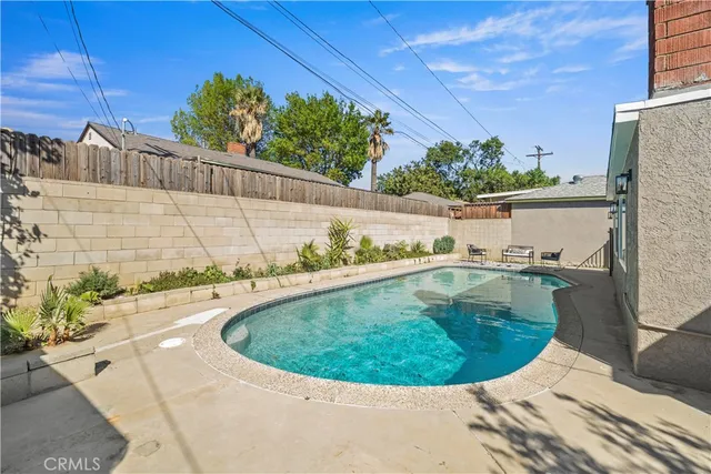 $799,800 | 14519 Dyer Street, Sylmar, CA 91342