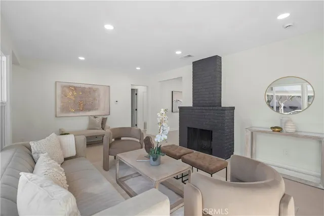 $799,800 | 14519 Dyer Street, Sylmar, CA 91342