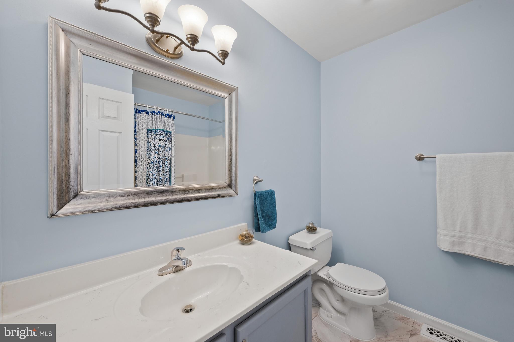 3838 Dakota Road Hampstead, MD 21074 - Photo 19 of 31 Full bath in hallway
