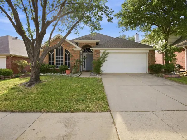 $480,000 | 2101 Oak Manor Drive, Bedford, TX 76021
