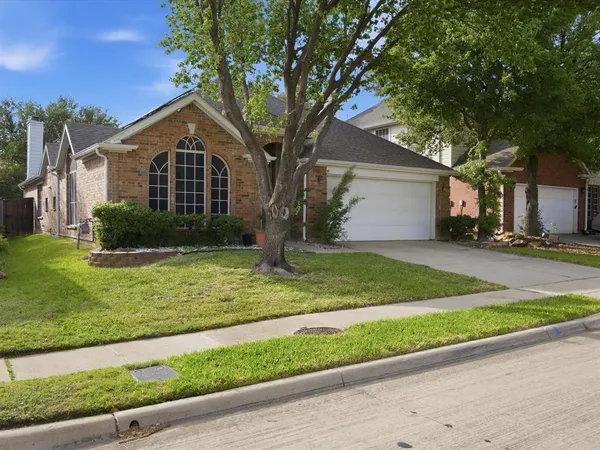 $480,000 | 2101 Oak Manor Drive, Bedford, TX 76021