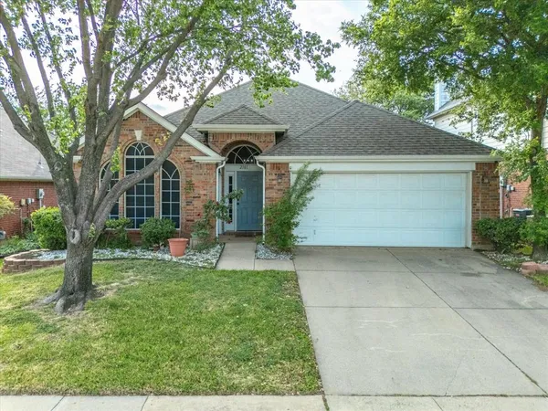 $480,000 | 2101 Oak Manor Drive, Bedford, TX 76021